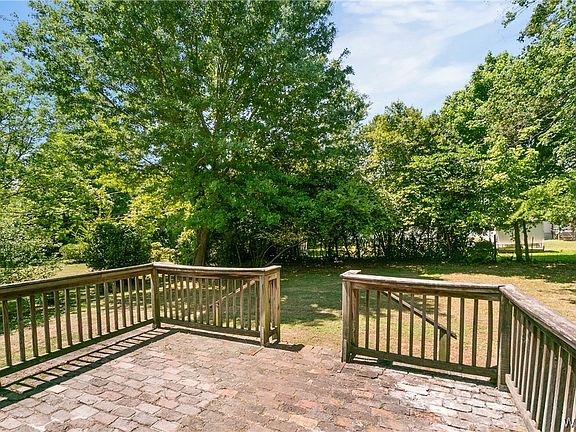 4th image of 2720 Prince Cir