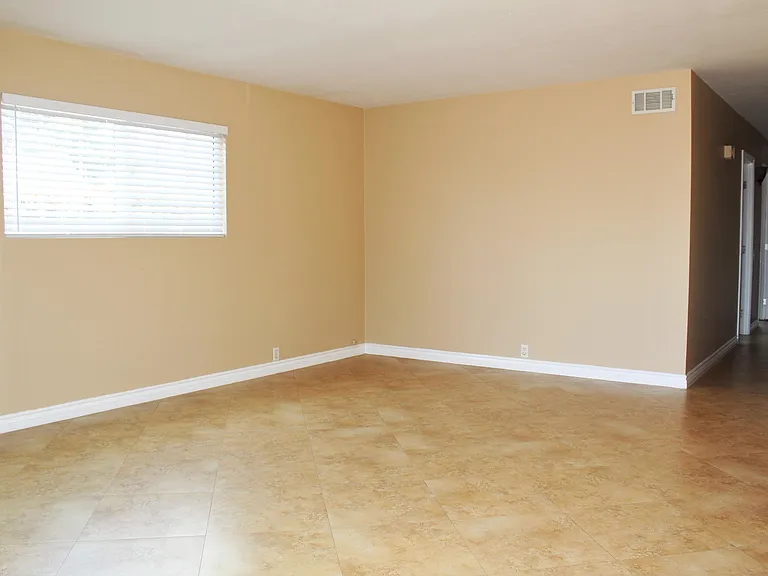 2750 Dahlia Ave — Photo 16