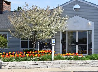 Skyridge Club Apartments, Crystal Lake, IL 60014
