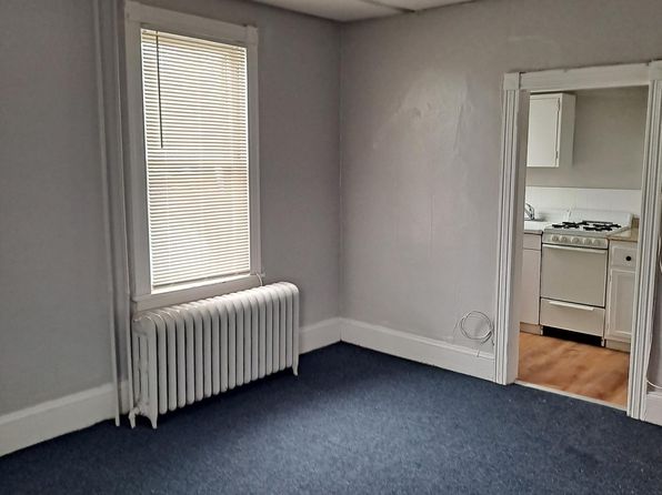 851 10th Ave APT 3