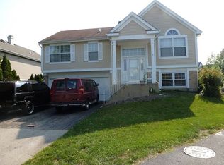317 Bishop Ct, Bartlett, IL