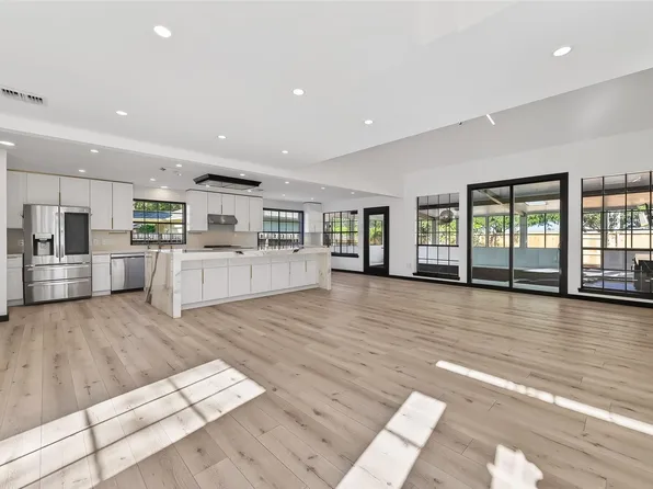 5515 Davids Bend Dr, Sugar Land, TX 77479