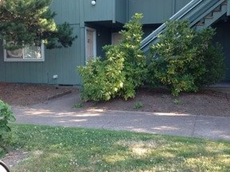 Washington Apartments — Photo 1