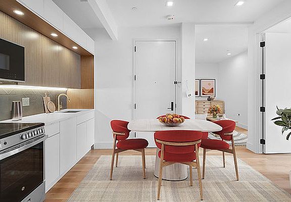 3rd image of 426 Manhattan Ave #5C