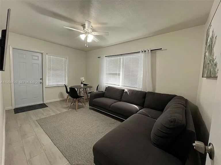 1317 NW 2nd Ave #10 — Photo 9