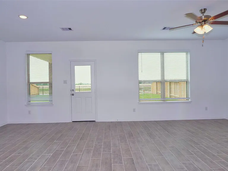 5735 Aurora Greens Ln — Photo 7