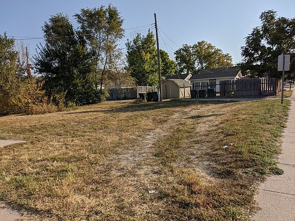 3rd image of 801 E Philip Ave