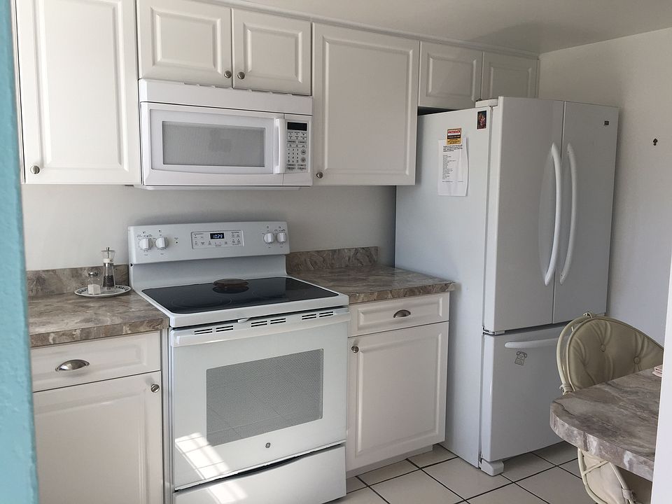 New kitchen cabinets,stove
