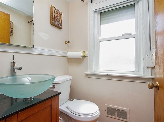 5th image of 6757 S Saint Lawrence Ave