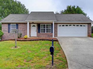 322 Woodsedge Rd, Knoxville, TN 37924