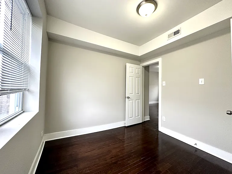 2130 N Sawyer Ave #2E — Photo 15