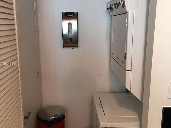 2nd image of 244 Biscayne Blvd APT 1409