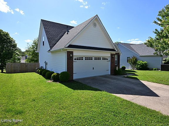 3rd image of 5802 Waveland Cir