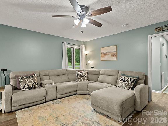 5th image of 1320 Richard Rd