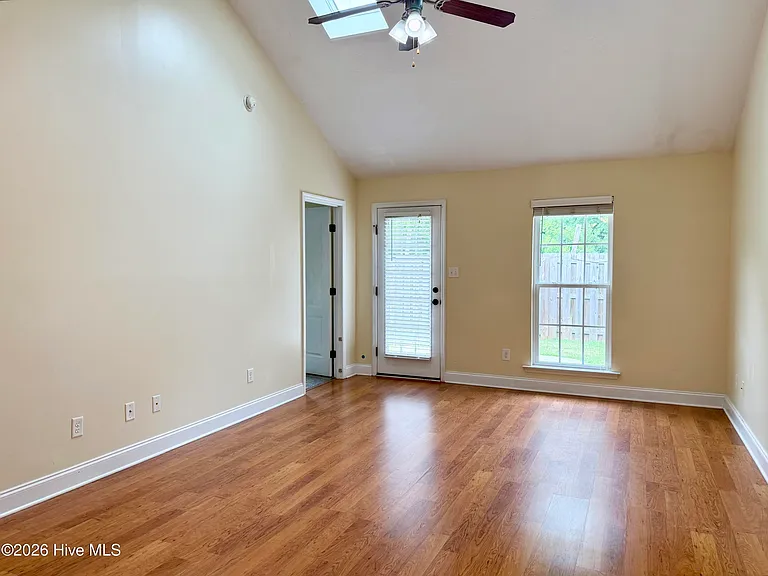 843 Bryan Cir — Photo 9
