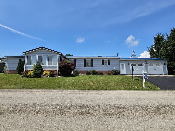 Exterior Image-3-Skyline 152 Sunny Acres