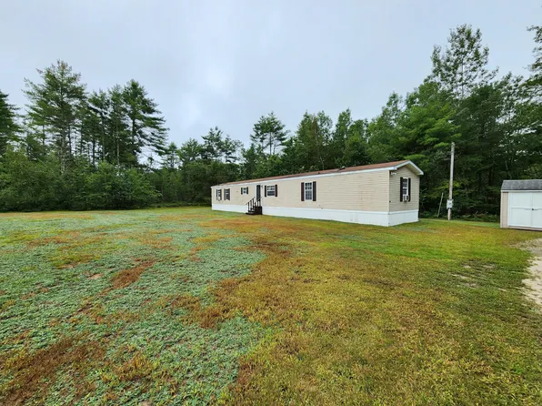 32 Brookline Drive, Mechanic Falls, ME 04256