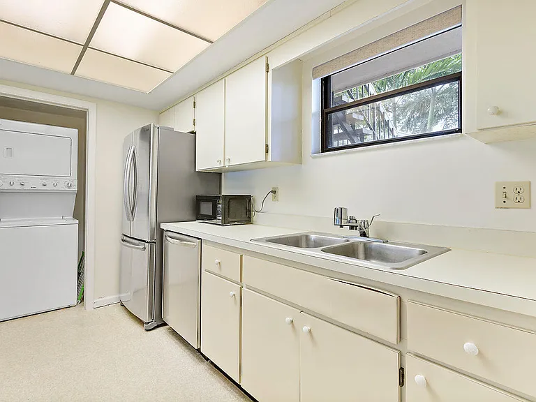 11863 Wimbledon Cir #426 — Photo 12