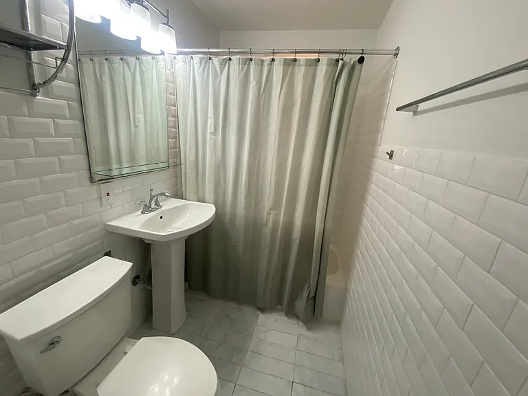 1820 Clydesdale Pl NW #6 — Photo 10