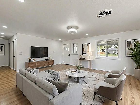 3rd image of 302 Meadow Dr