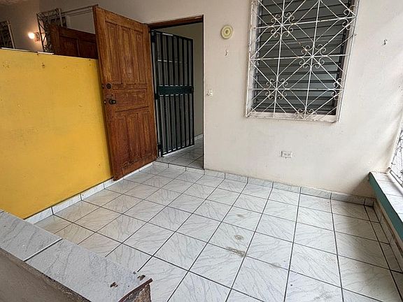 2nd image of Calle 10 14 #Blq-7