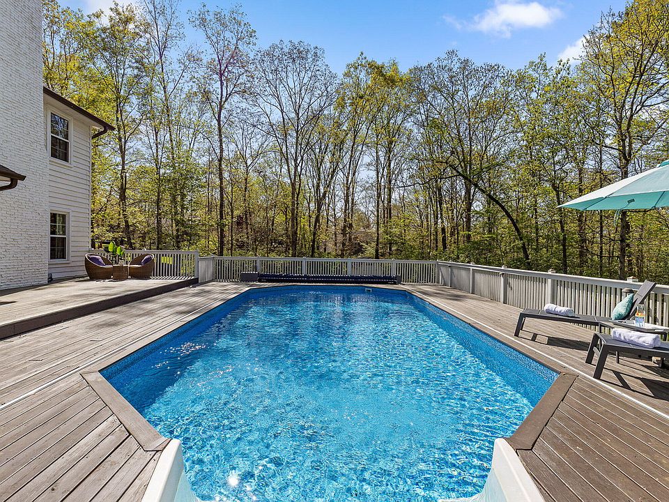 1st image of 32 Cool Springs Rd