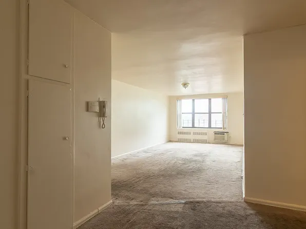 1270 East 51st Street image 1 of 6