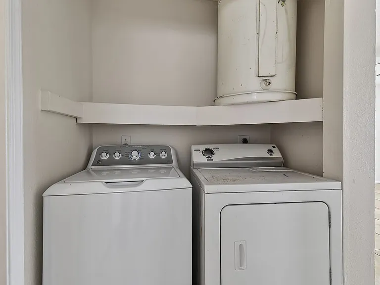 1618 W 26th Ct — Photo 18