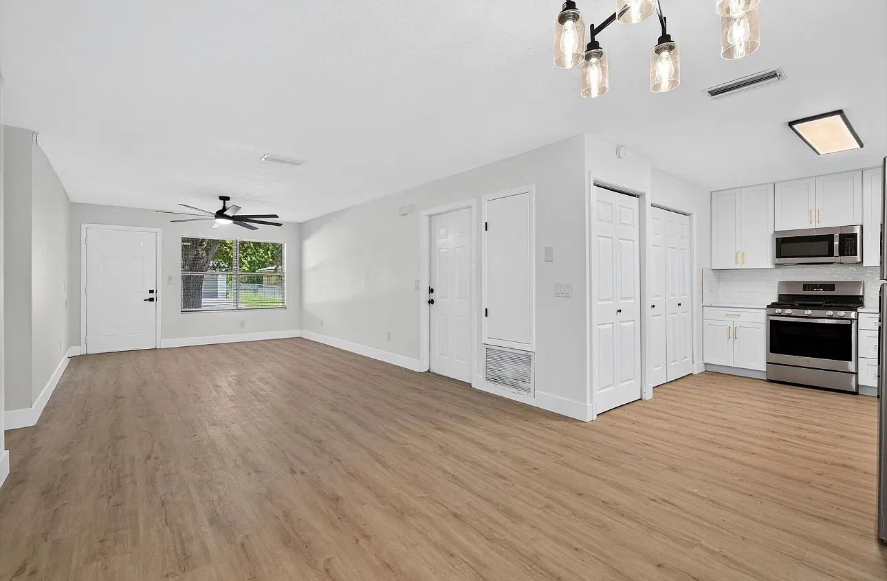 4 bed, 1385 sqft, $2,200 — Photo 3