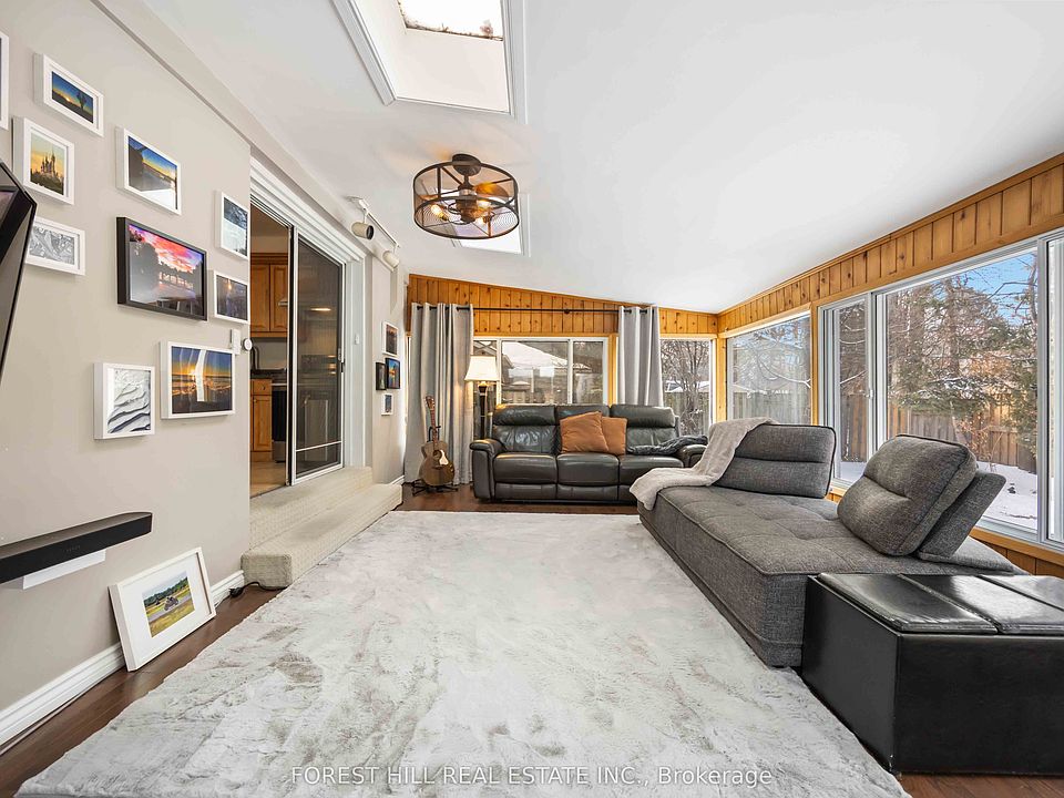 1st image of 44 Addison Cres