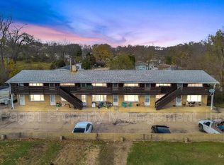 2088 W Galena Ave APT 27, Freeport, IL 61032