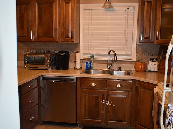 2nd image of 2146 Cloverdale Dr