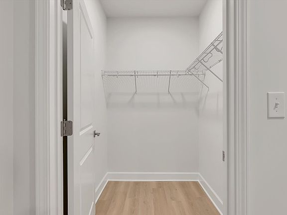 5th image of 102 Hackett Blvd #101