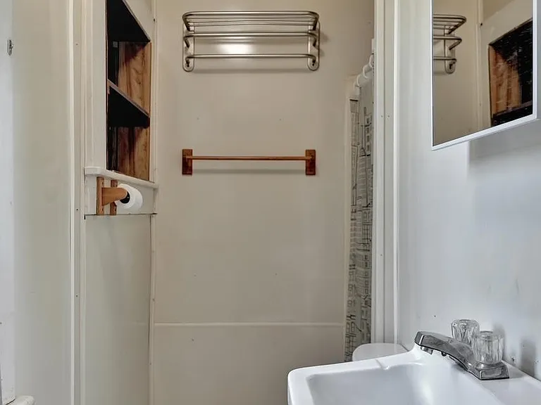 2411 Q St #2 — Photo 7
