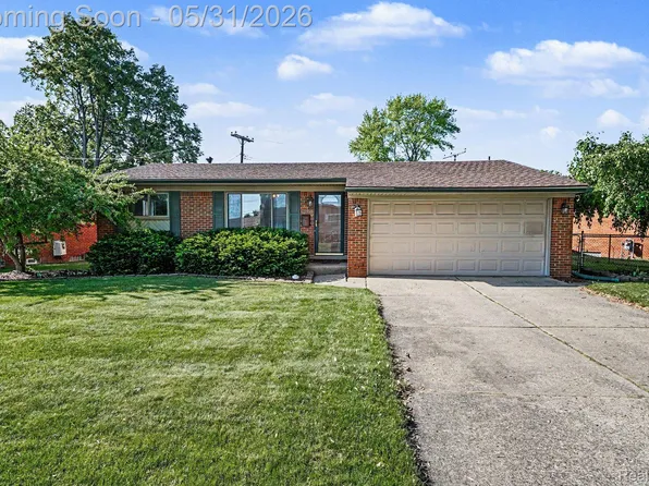 39227 Farmhill Dr, Sterling Heights, MI 48313