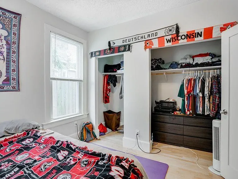 2411 Buchanan St NE #1 — Photo 9