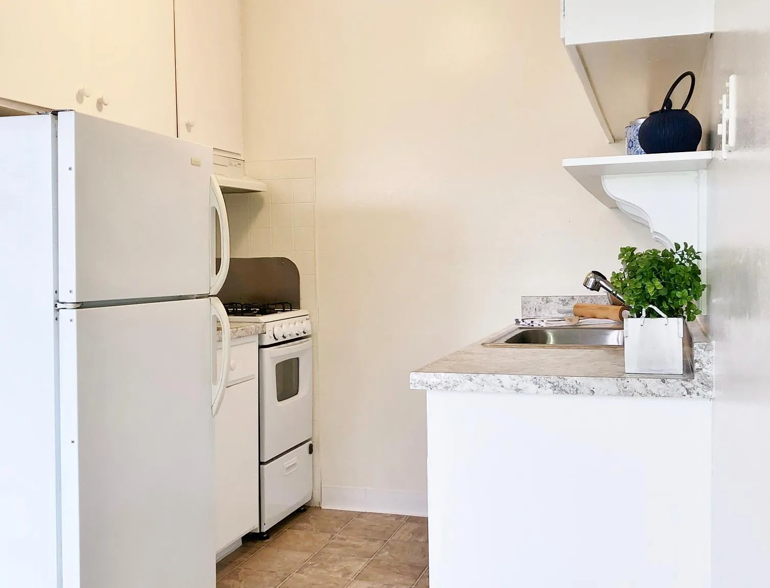 Coronado Apartments — Photo 3