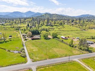 3313 Redwood Ave, Grants Pass, OR 97527