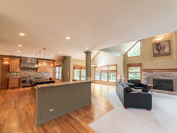 2nd image of 450 Mallard Point Dr