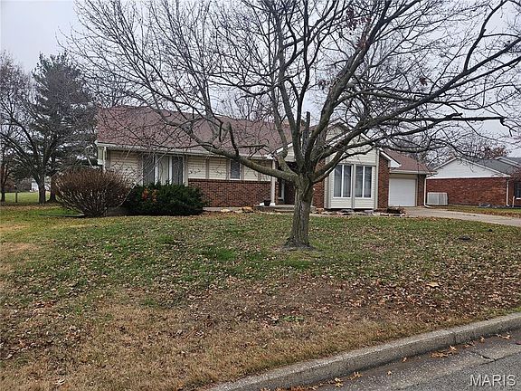 2nd image of 2 Rainbow Cir