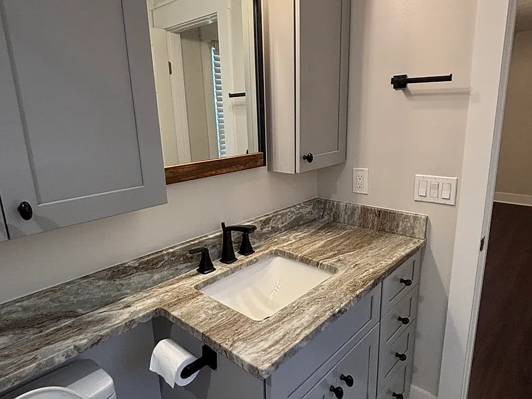 205 McArthur St — Photo 33