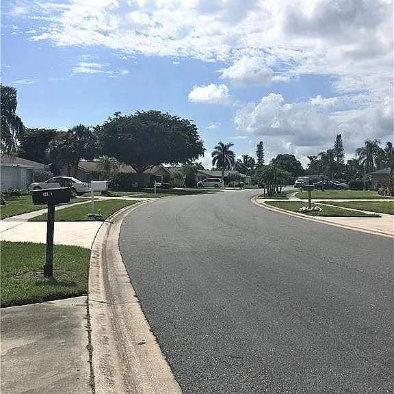 Street in the front of the house
