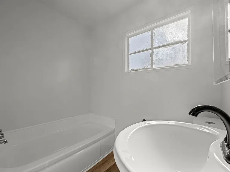 4320 Santa Rosalia Dr — Photo 29
