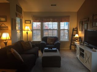 1665 Northpoint Dr APT 13, Aurora, IL 60504