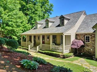 1159 W Rochester Dr, Cashiers, NC 28717