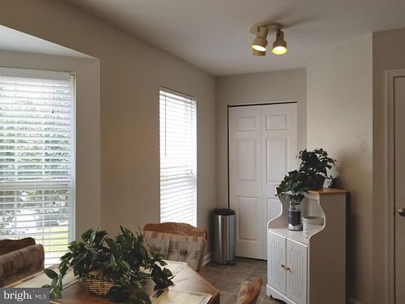 5th image of 9811 Bartley Ct