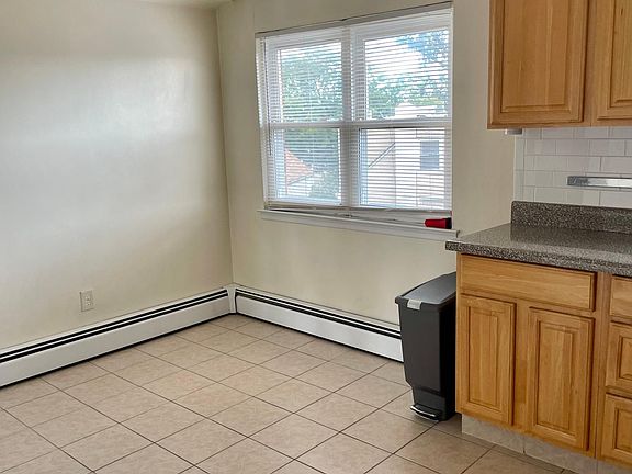 2nd image of 3194 Chaffee Ave Floor 2