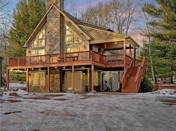 136 Pineknoll Dr, Lake Harmony, PA 18624