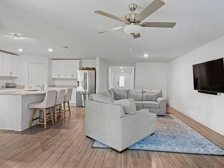 414 SW Dahled Ave — Photo 14
