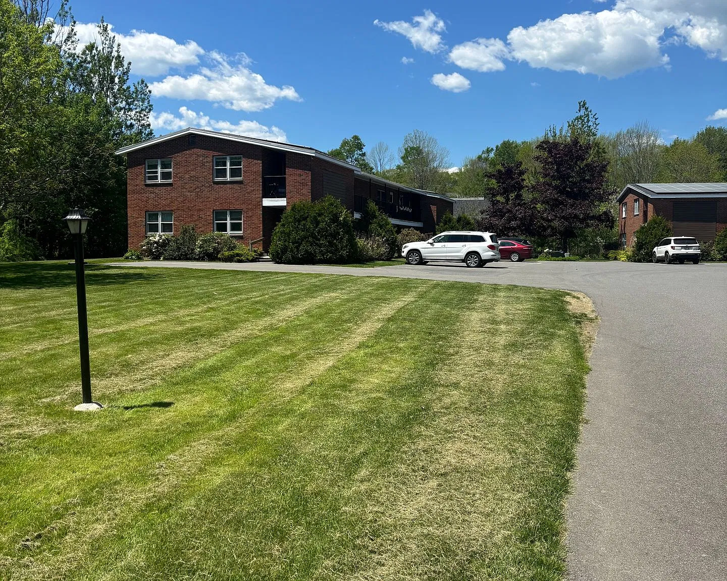 The Cove Apartments offering 1 & 2 Bedroom Apartments Great Location Rockland — Photo 4